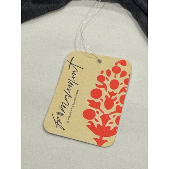 NEW Free People Movement x Hatch Right On Run Layer Top S Scoop Thumbholes NWT - Picture 5 of 11